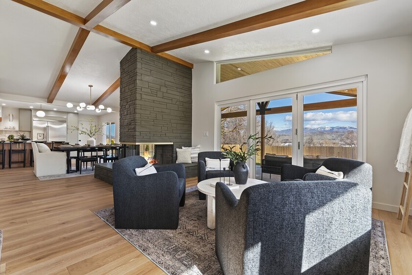 011_Living Room