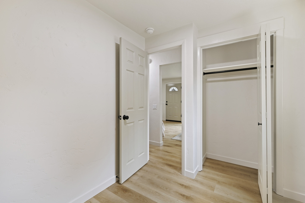 10-019_Bedroom