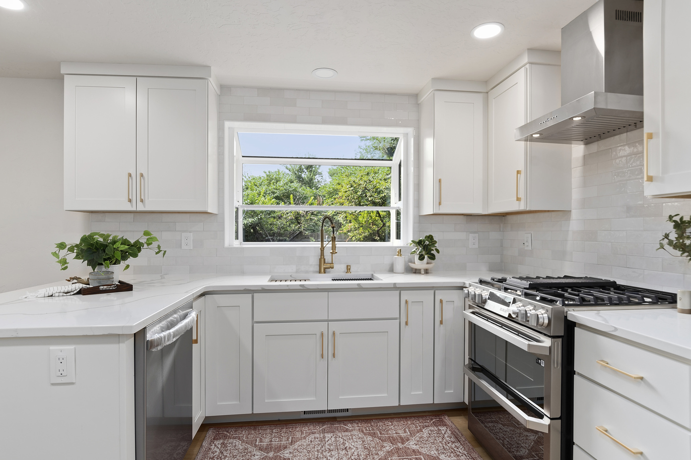 11-014_Kitchen