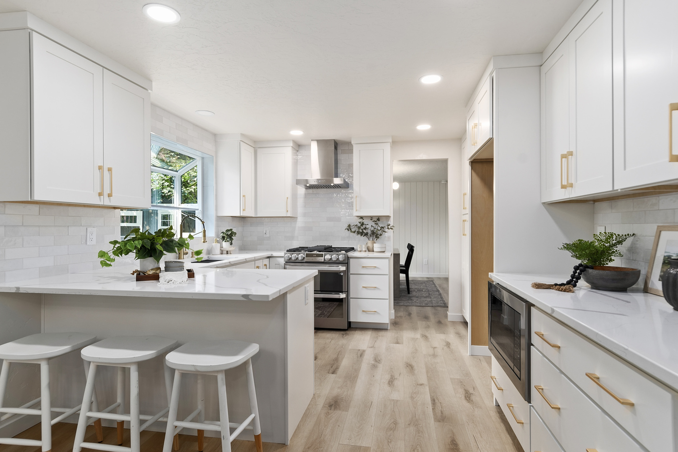12-015_Kitchen