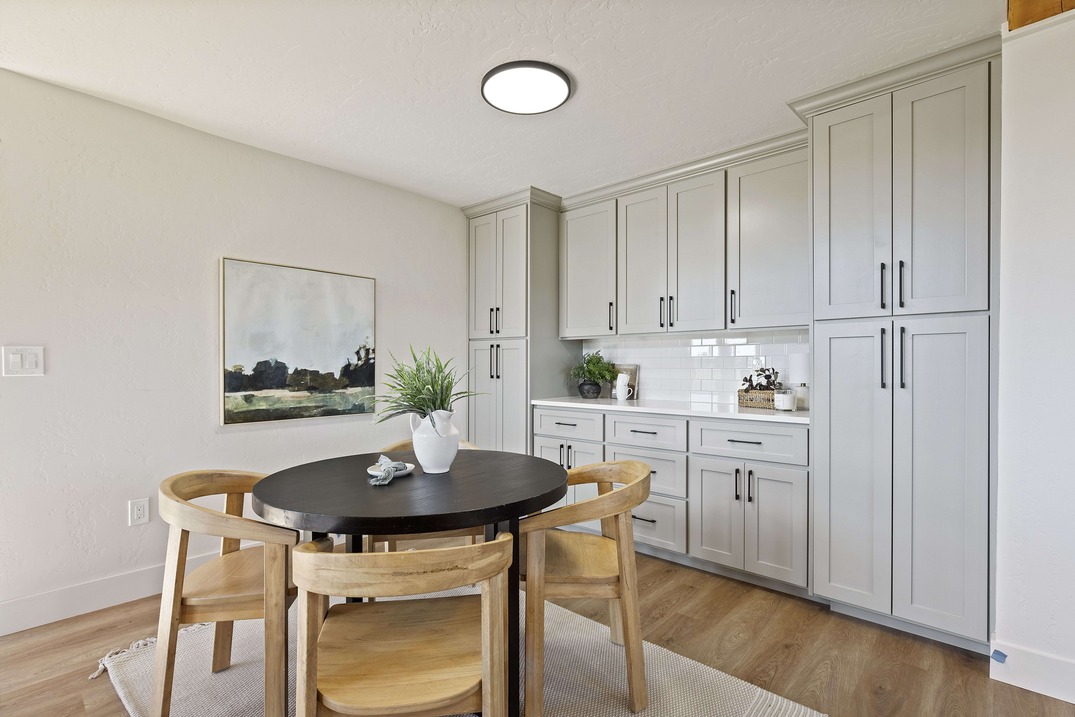14-Dining Room