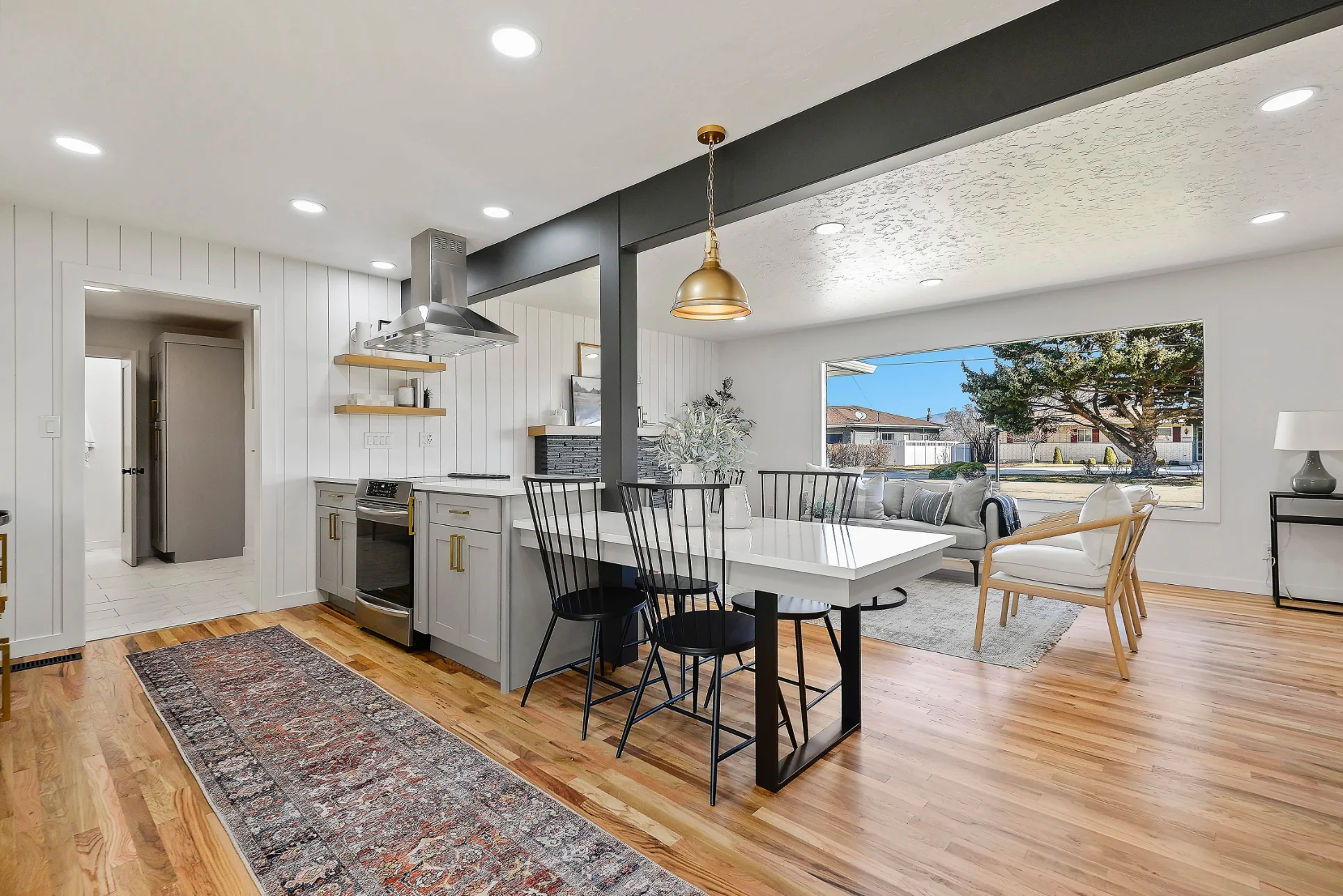 014_Kitchen_resized