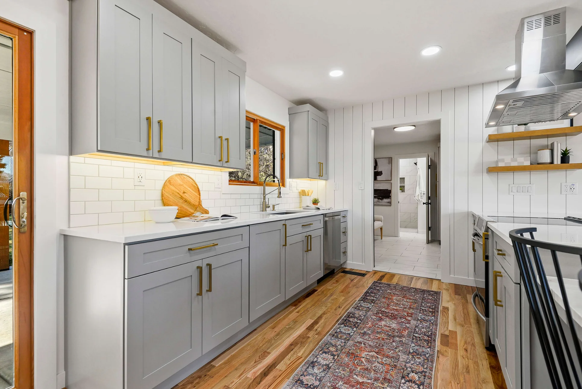 015_Kitchen_resized