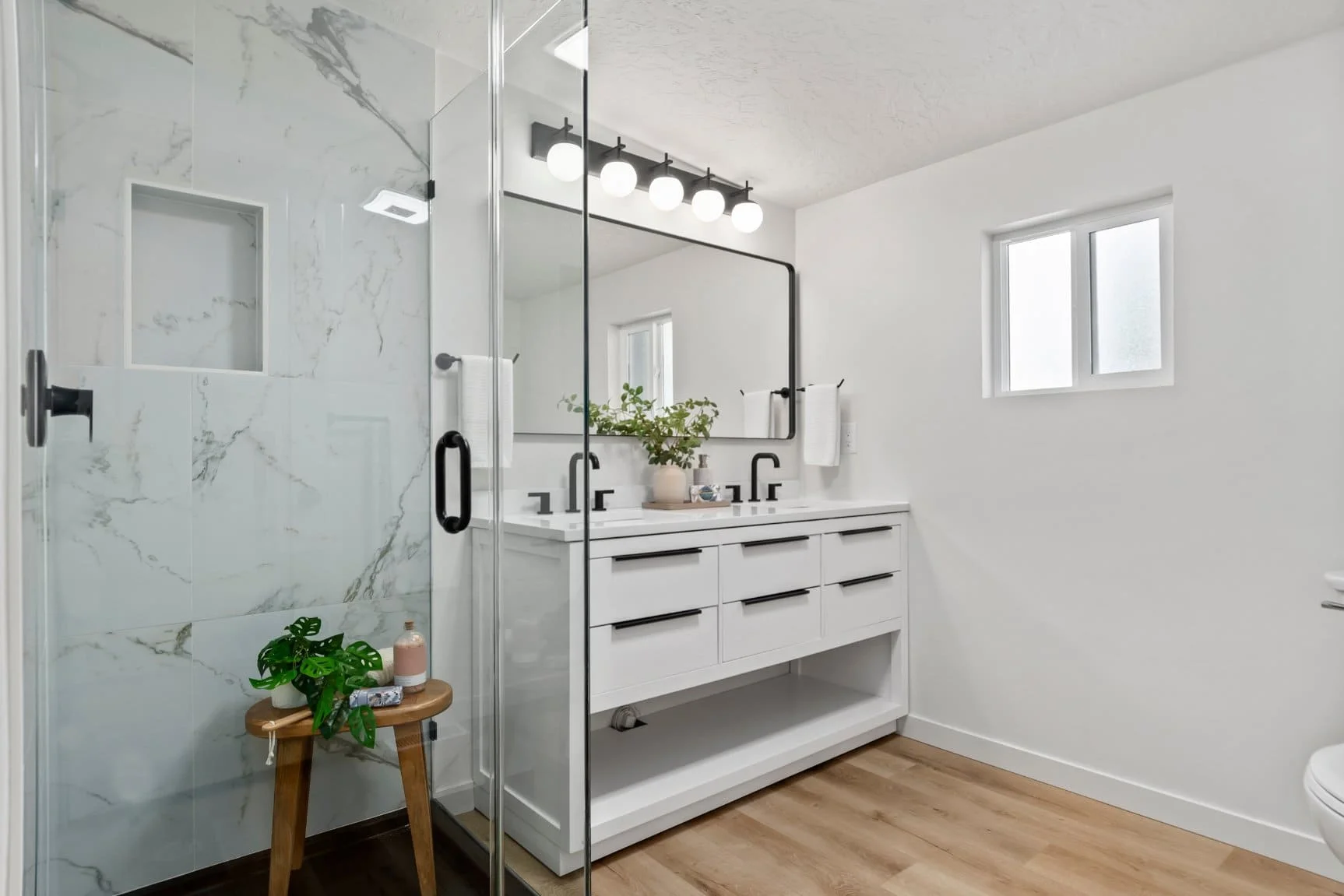 14-022_Bathroom_resized_resized