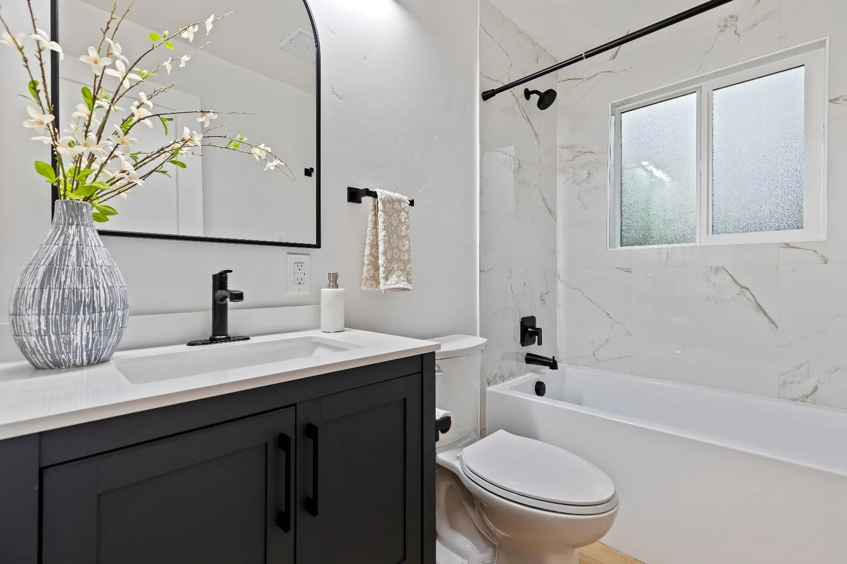 14-025_Bathroom_resized_resized