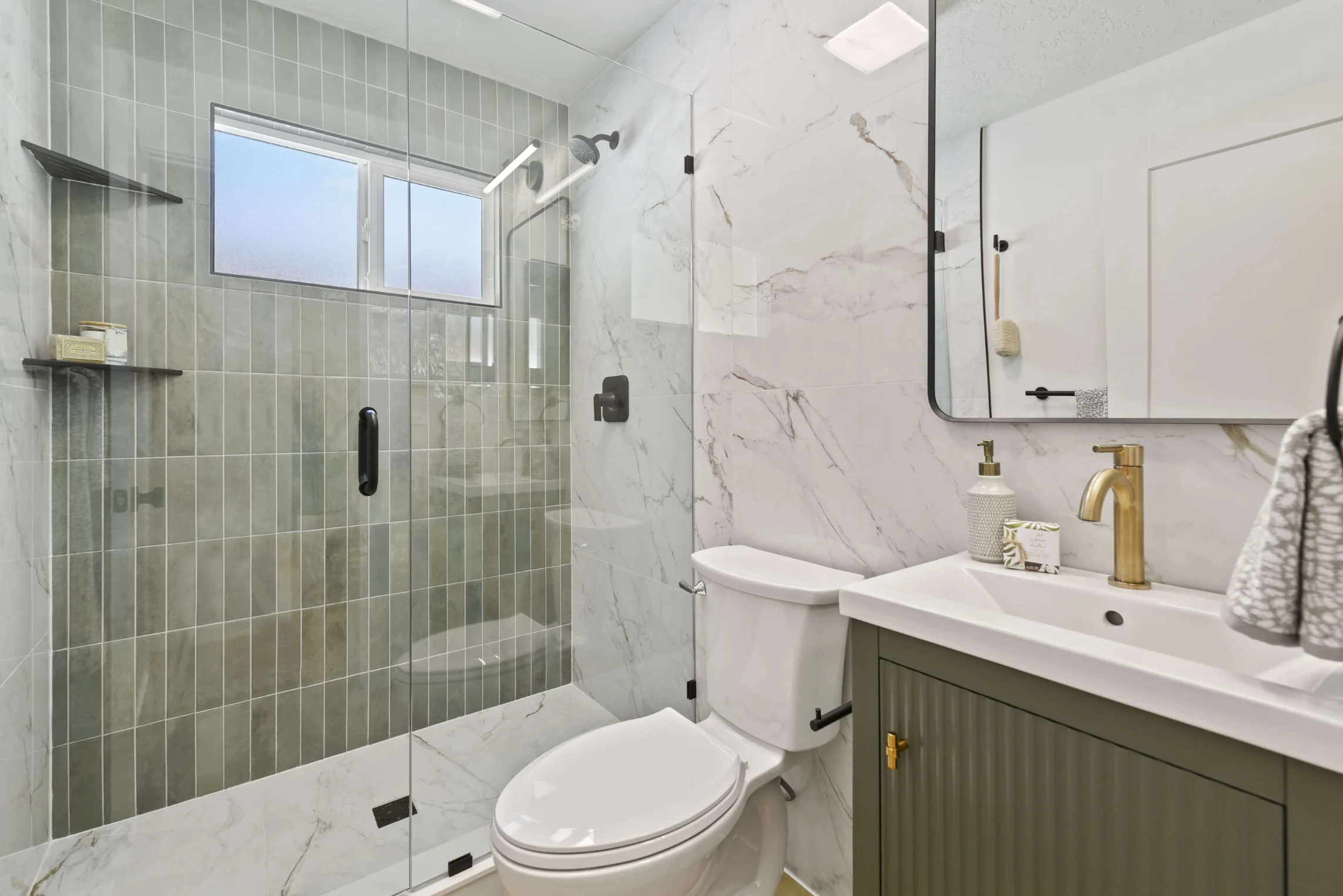 15-027_Bathroom_resized